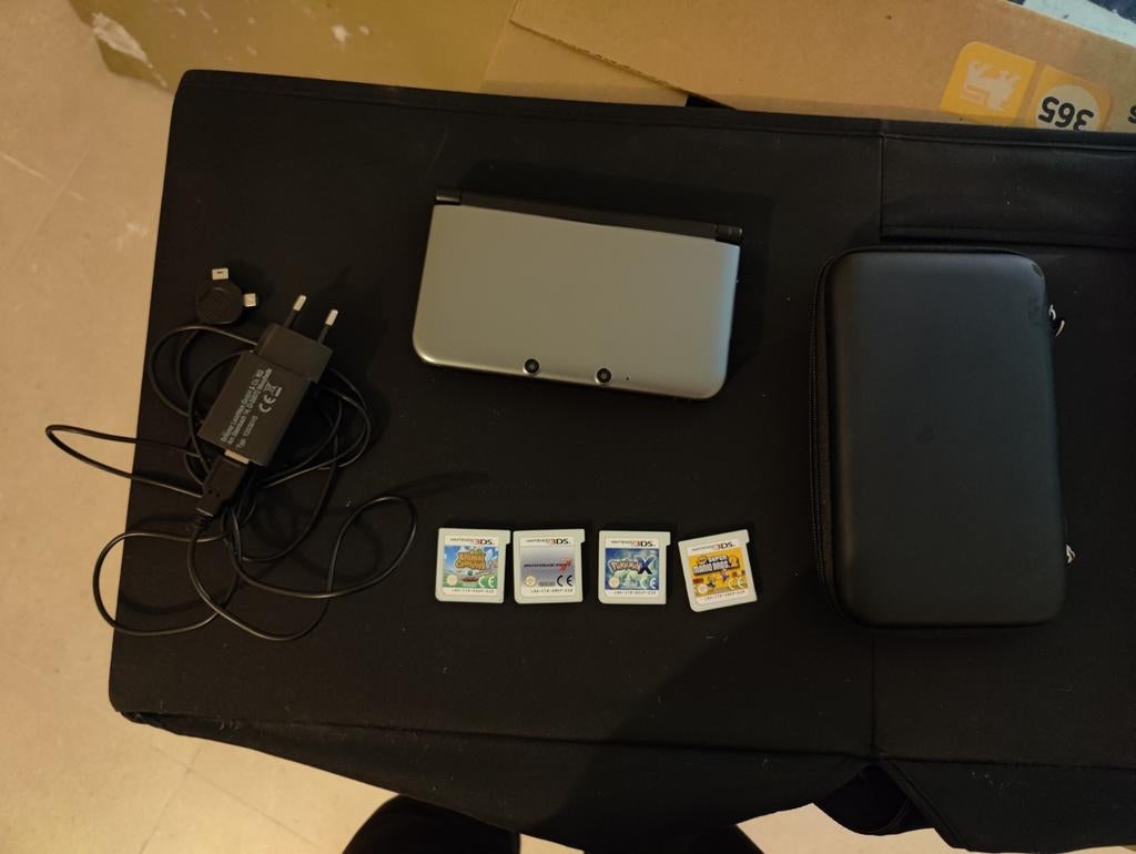 Nintendo 3DS met case + 4 spellen, Ophalen