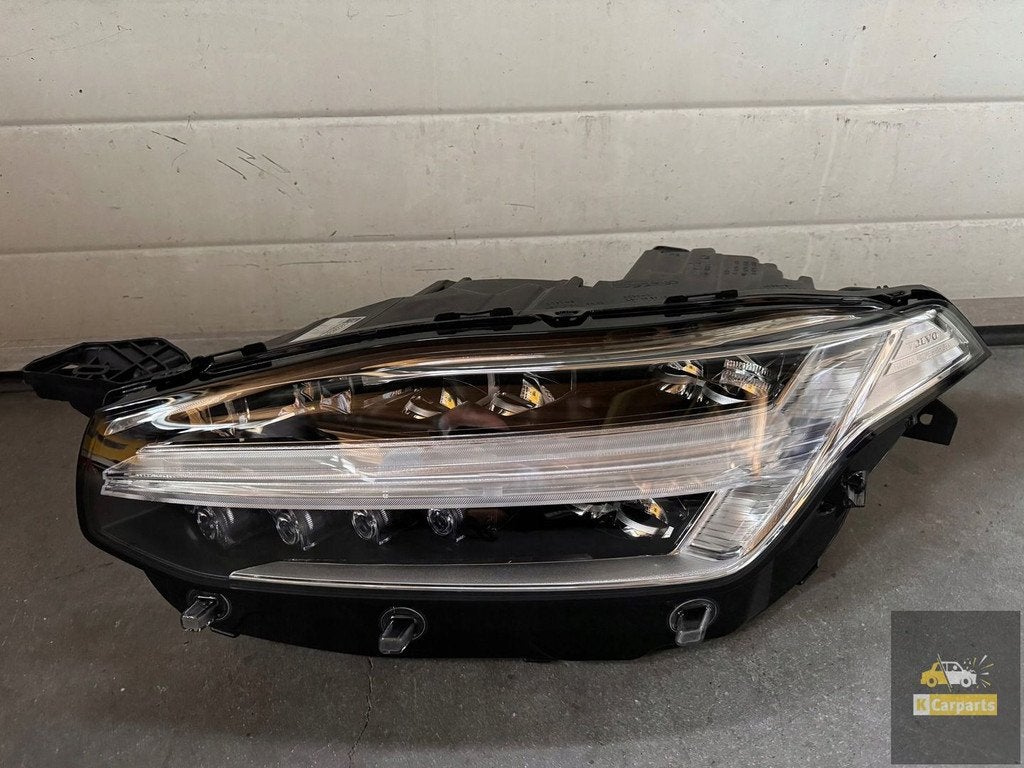 32228296, Volvo XC90 II VOLLEDIG LED-licht links LIFT, Gebruikt, Gunnar Engellaus vag 8
405 31  Gothenburg, SE, Info@volvocars.com