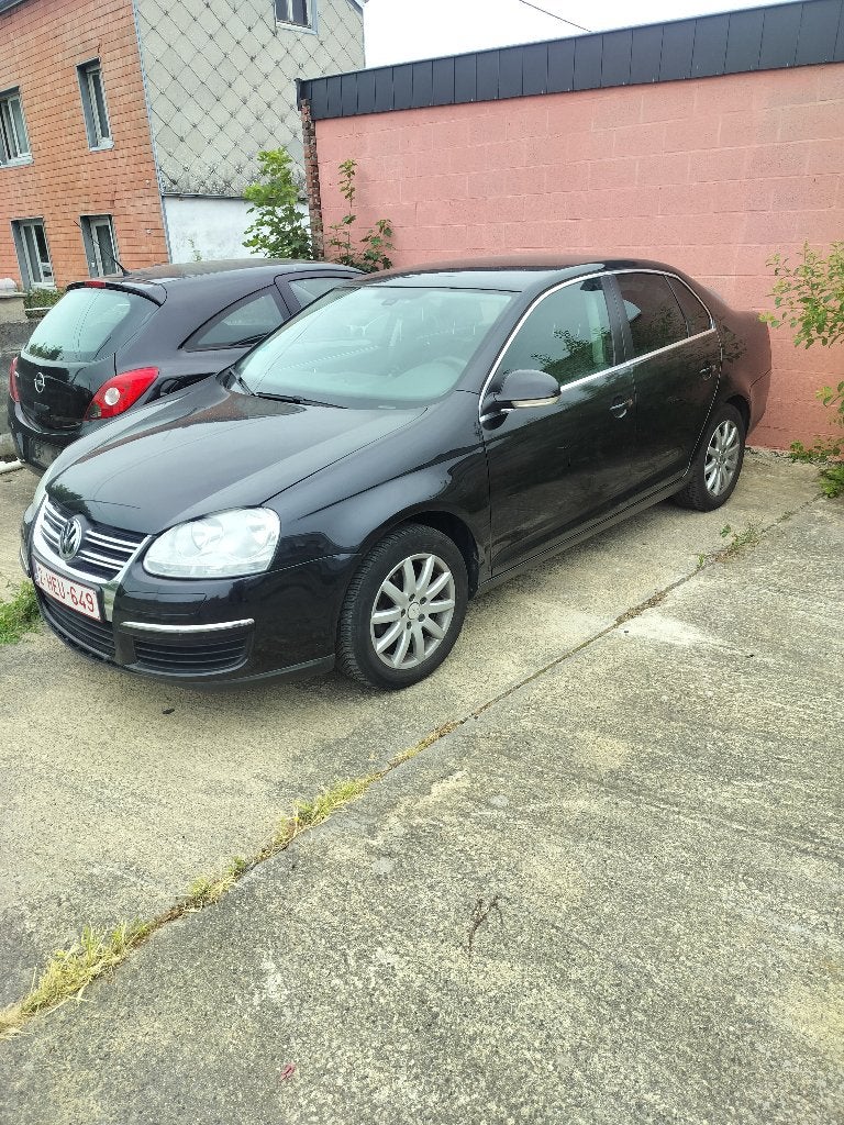 Volkswagen Jetta 1.9tdi 3750€ prêt immatriculée, Auto's, Voorwielaandrijving, Zwart, USB, Particulier