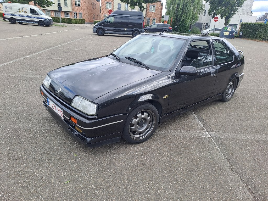 Renault R19 16 V phase 1, Cuir, Achat, Boîte manuelle, Noir