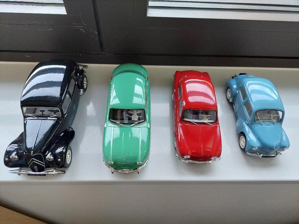 Renault Dauphine -4CV-Panhard Dyna Z- Citroen Traction 1/24, Ophalen, Zo goed als nieuw, Auto