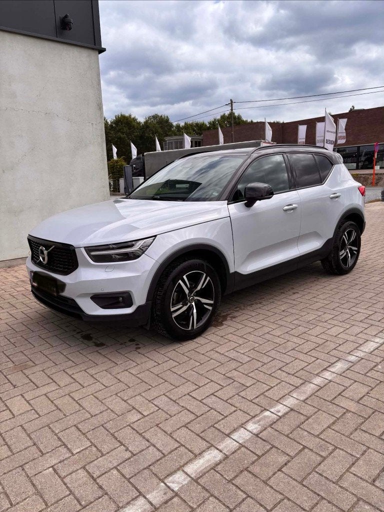 Volvo XC40 R-design T3, Autos, Achat, Entretenue par le concessionnaire, Noir, 120 kW