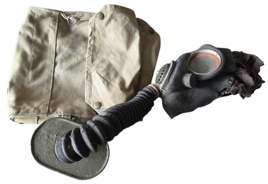 een britse ww2 gasmasker in nette gebruikte staat, Verzamelen, Ophalen of Verzenden