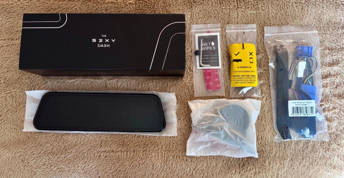 S3XY Dash + S3XY Commander – Tesla Model Y Juniper (HW4.5), Computers en Software, Ophalen of Verzenden, Zo goed als nieuw