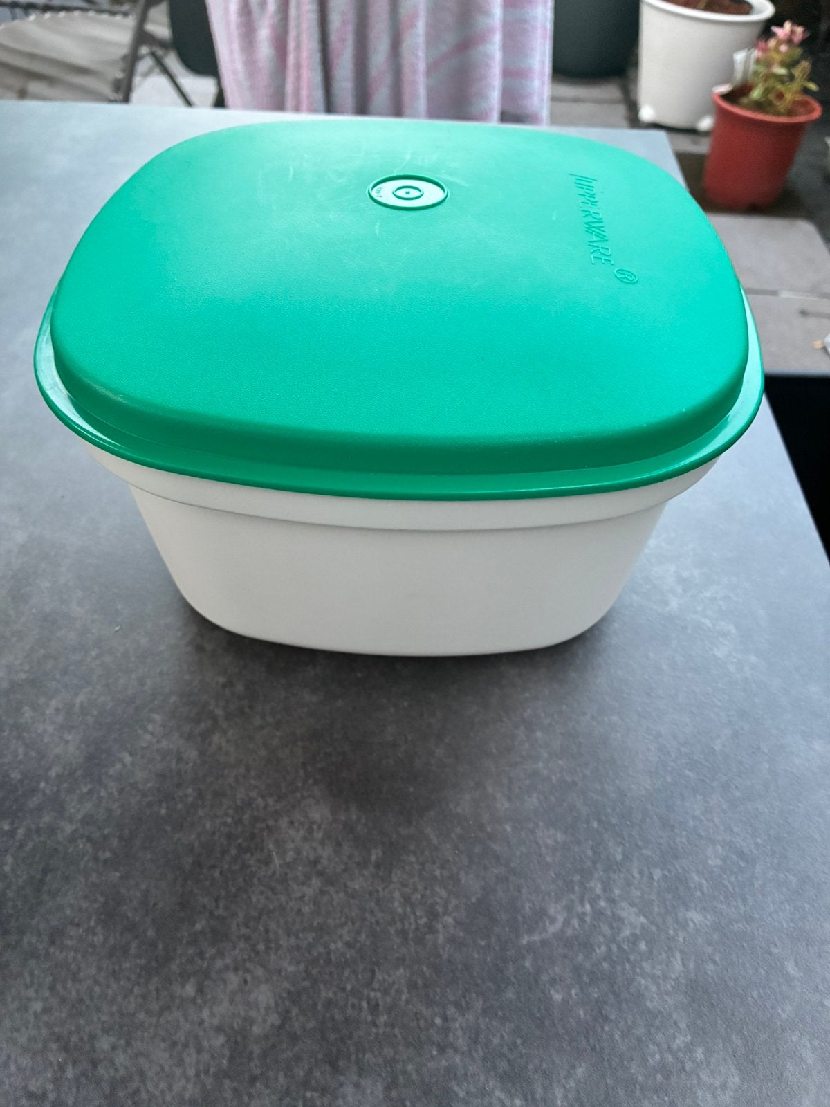 Tuperware serveerwonder met groen deksel, Enlèvement ou Envoi, Comme neuf, Vert