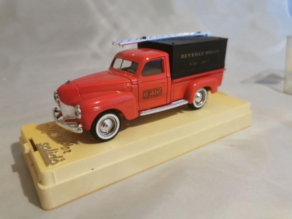 Solido - 1:43 - DODGE brandweer Beverly Hills, Hobby en Vrije tijd, Modelauto's | 1:43, Ophalen of Verzenden, Zo goed als nieuw