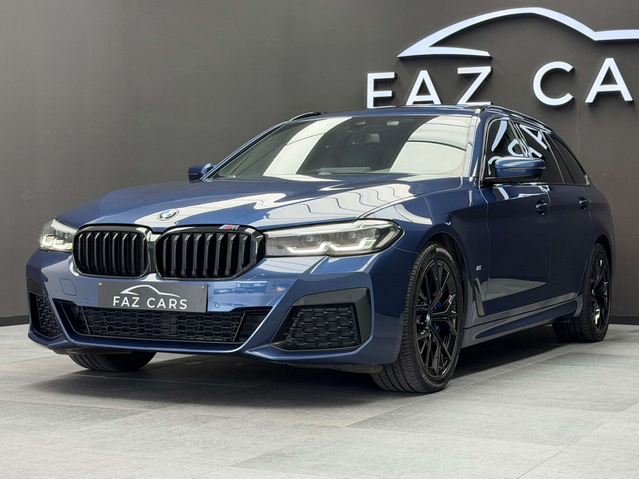 BMW 5 Serie 518 Touring dA * 1ER PROP + FACELIFT + PACK M +, Auto's, Automaat, 4 cilinders, Blauw, Leder
