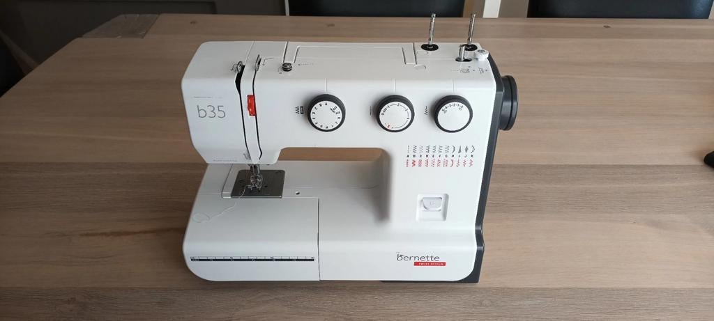 Machine à coudre Bernette B35 comme neuve. 2025, Enlèvement, Comme neuf, Machine à coudre, Bernina