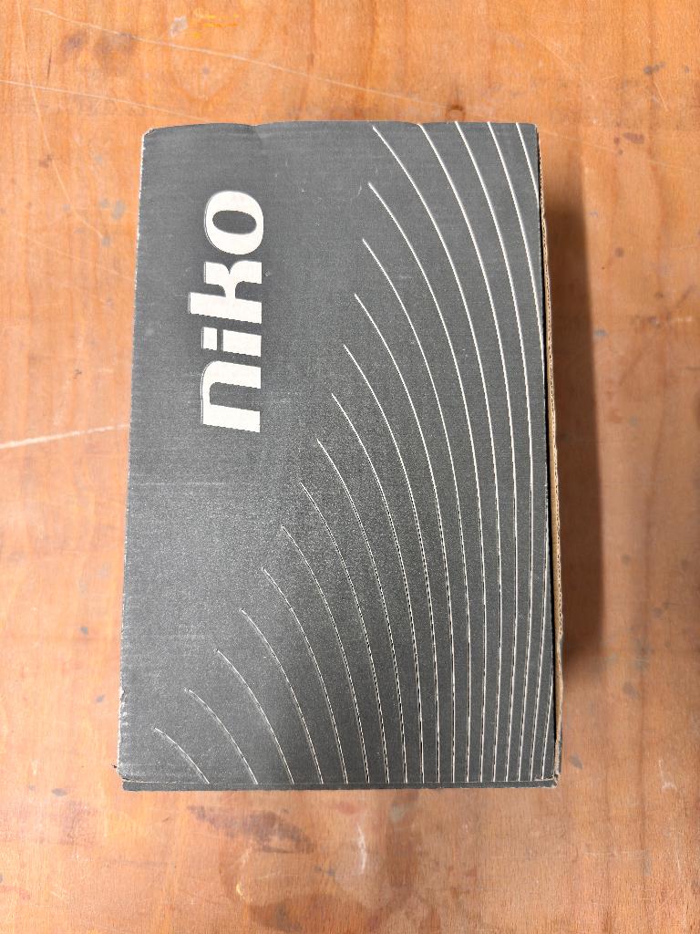 Niko schakelaars + stopcontacten nieuw (19 stuks), Bricolage & Construction, Électricité & Câbles, Neuf, Autres types, Enlèvement