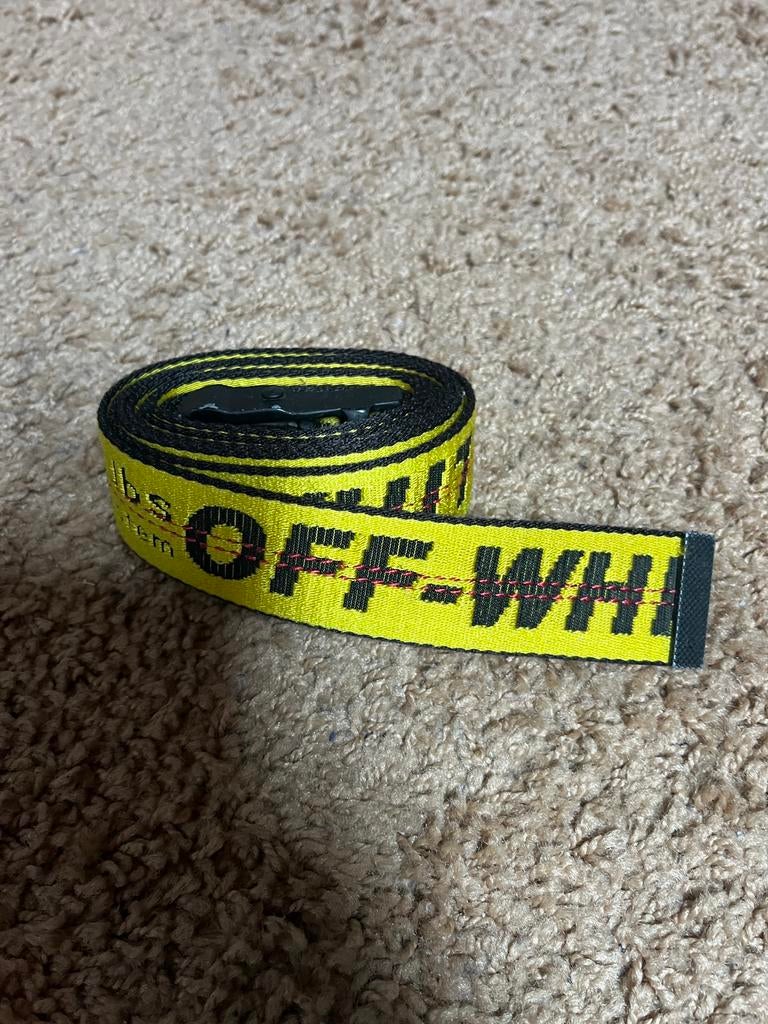 Off white riem, Ophalen