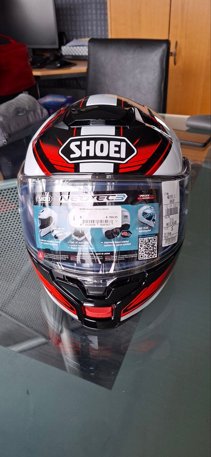 Motorhelm Shoei nieuw, maat smal, Motos, Vêtements | Casques de moto, Enlèvement, Shoei