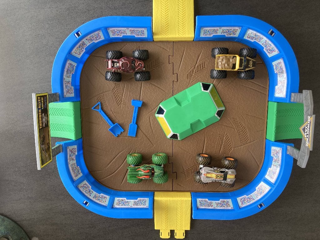 Monster jam arena inclusief 4 voertuigen, in goede staat!, Kinderen en Baby's, Ophalen, Gebruikt