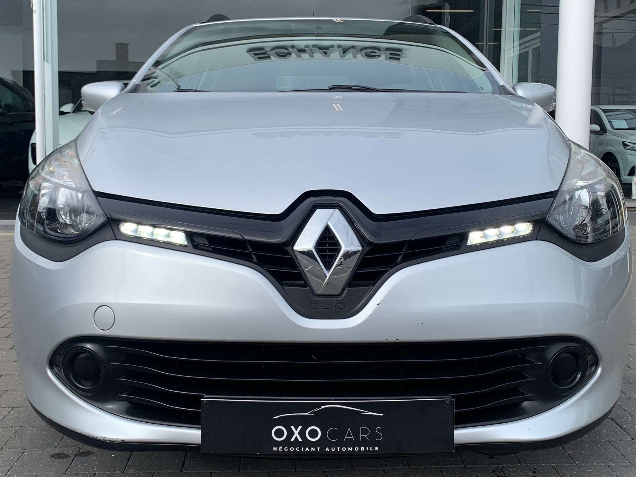 Renault Clio 1.2i Grandtour Essence 73CV / Break / LED / USB, Autos, Argent ou Gris, Euro 6, Entreprise, 127 g/km