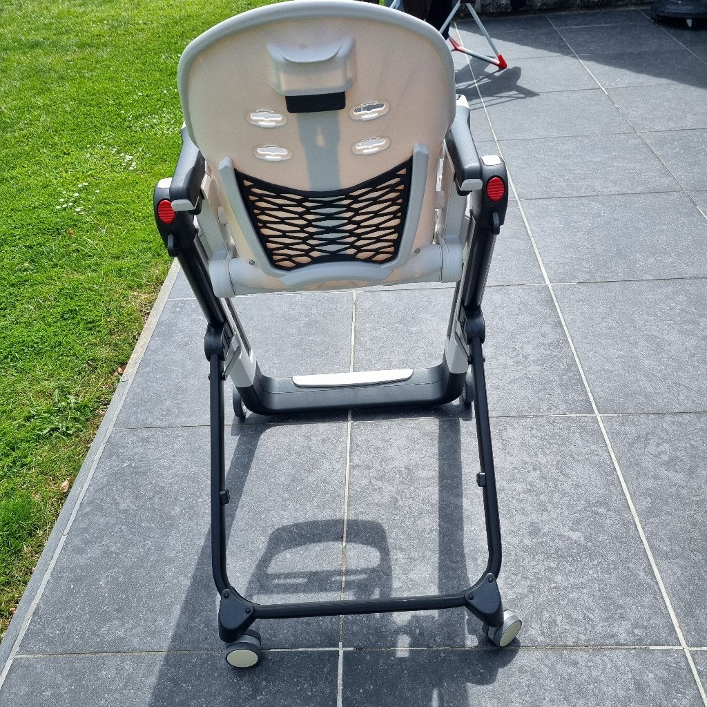 Chaise pour bébé  marque Peg Perego avec nouvelle housse, Enfants & Bébés, Chaises pour enfants, Comme neuf, Chaise évolutive