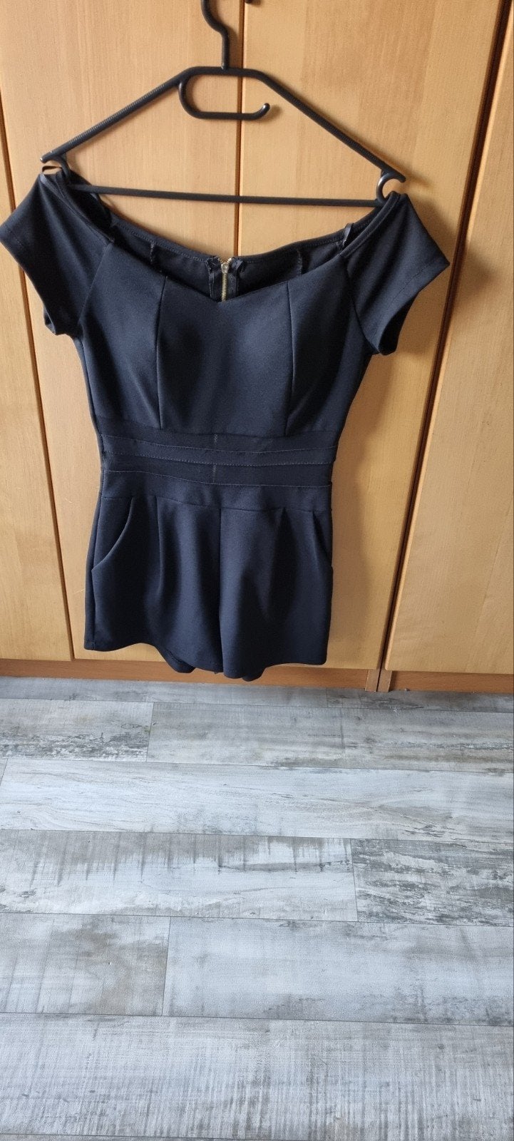 zwarte korte jumpsuit maat S, Kleding | Dames, Jumpsuits, Ophalen, Maat 36 (S)