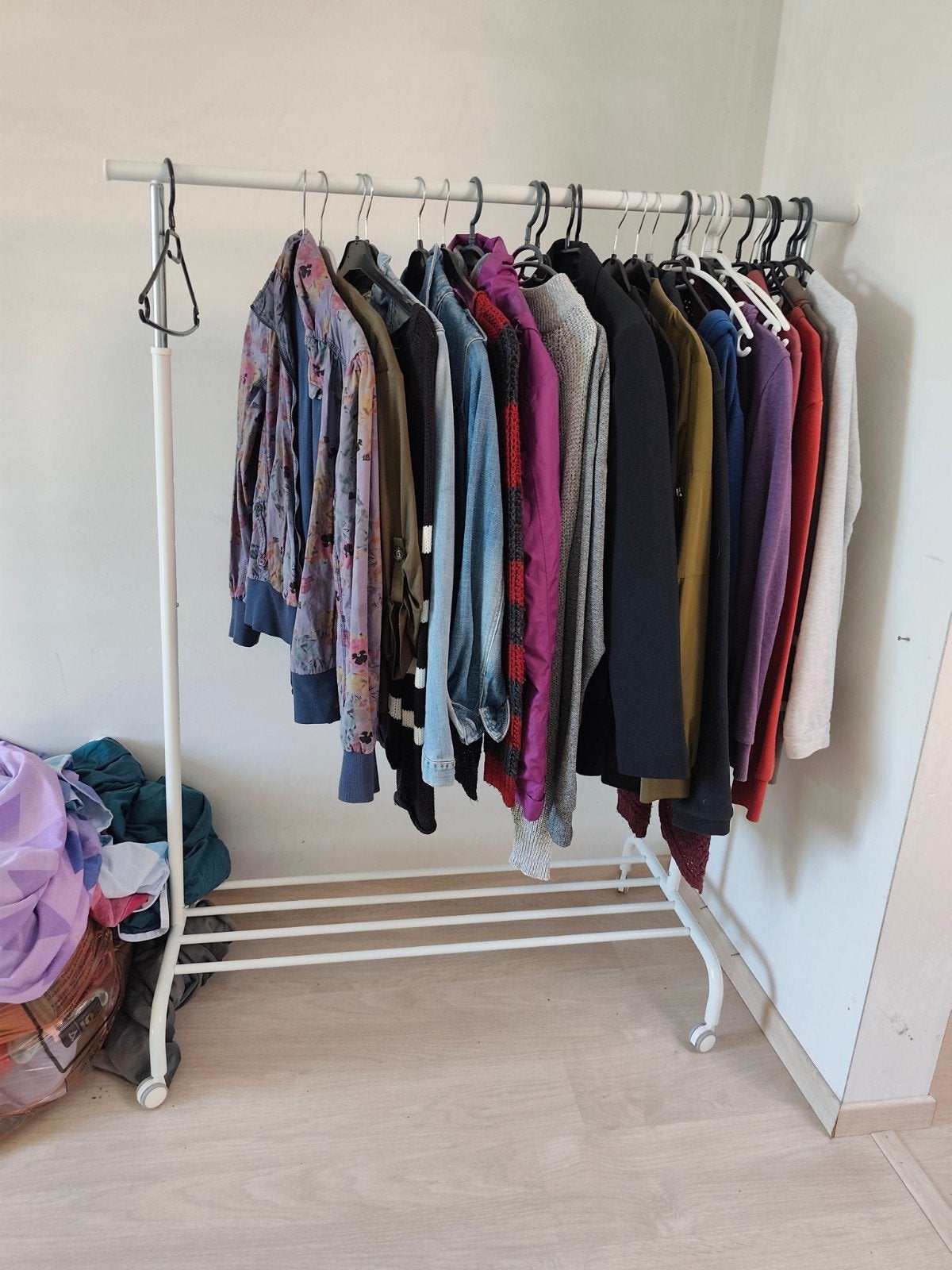 Kledingrek op wieltjes, Ophalen, Met wielen, Gebruikt