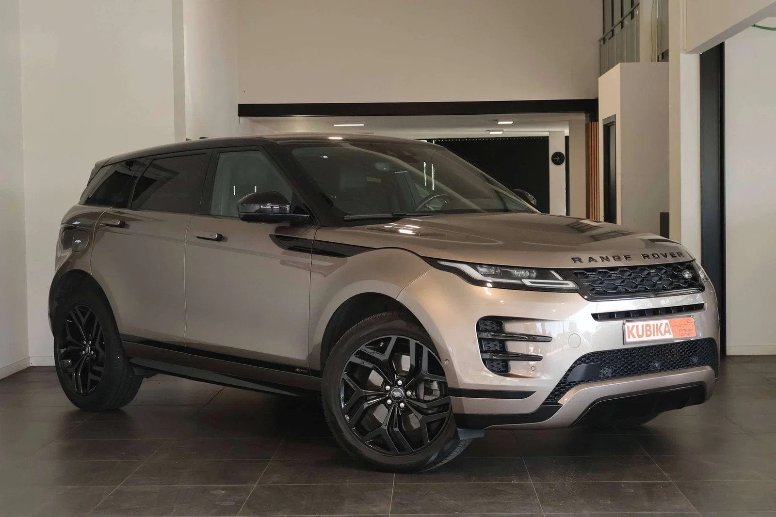 Land Rover Range Rover Evoque 2.0 TD4 MHEV 4WD R-Dynamic ACC, Auto's, Automaat, Gebruikt, 4 cilinders, Beige