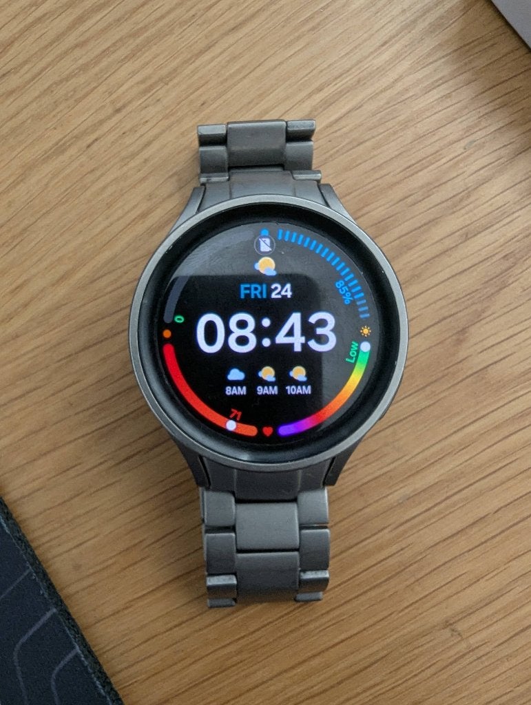 Galaxy Watch pro 5, Gris, Enlèvement ou Envoi, Utilisé, Samsung Galaxy Watch 5 Pro 45 mm Titanium