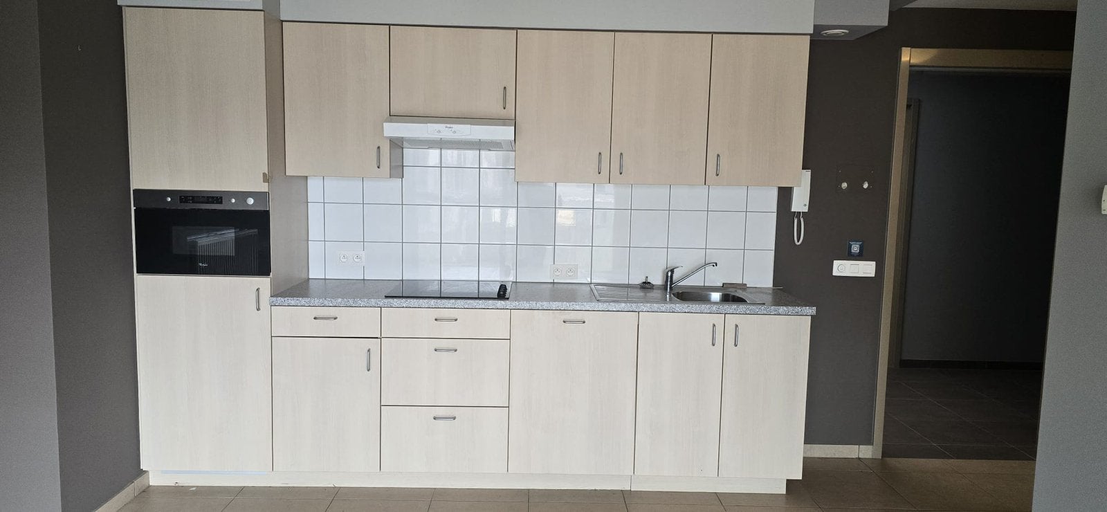 Complete keuken met toestellen – oven, kookplaat, dampkap.., Ophalen, Zo goed als nieuw