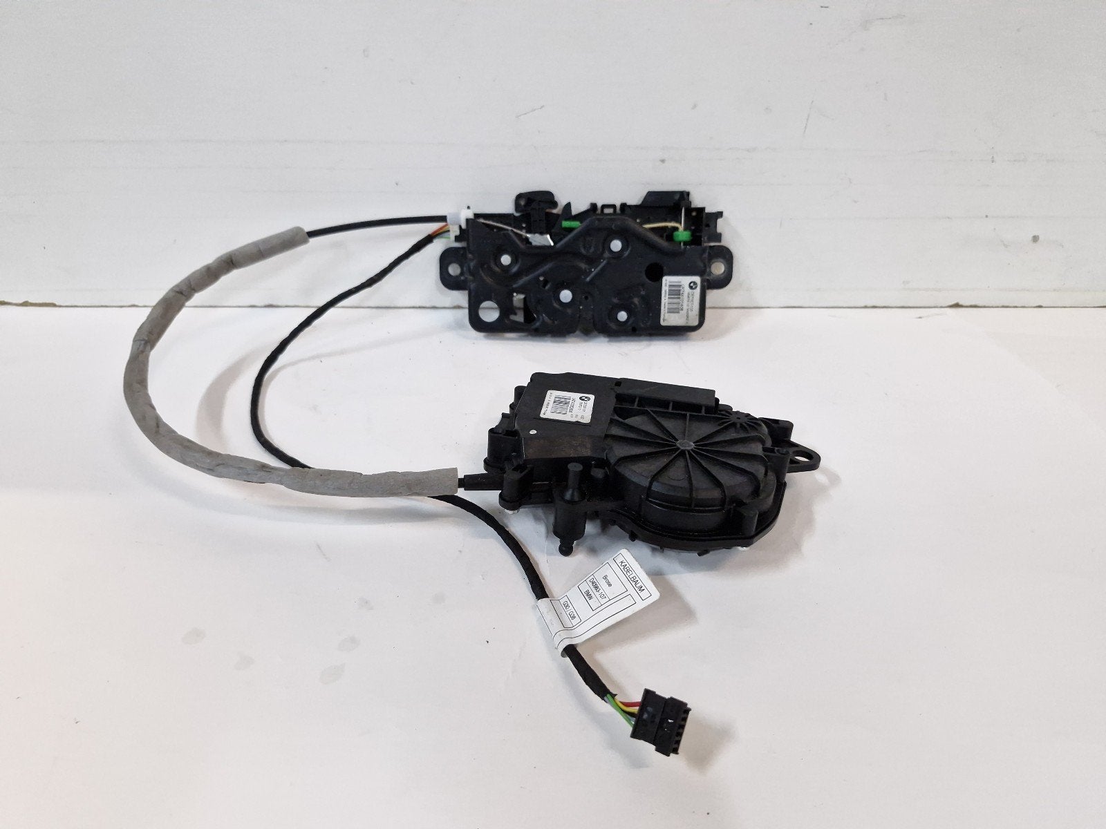SERRURE COFFRE SOFT CLOSE BMW 3 serie (G20) (51247441014), Haillon arrière, Utilisé, BMW, Petuelring 130
80809  München, DE