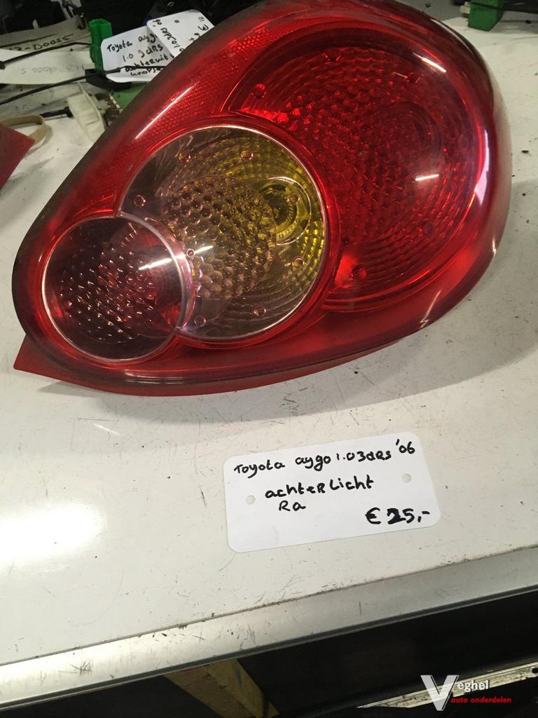 Toyota Aygo 1.0   3 drs 2006  Achterlicht  Links, Auto-onderdelen, Verlichting, Gebruikt, Ophalen of Verzenden