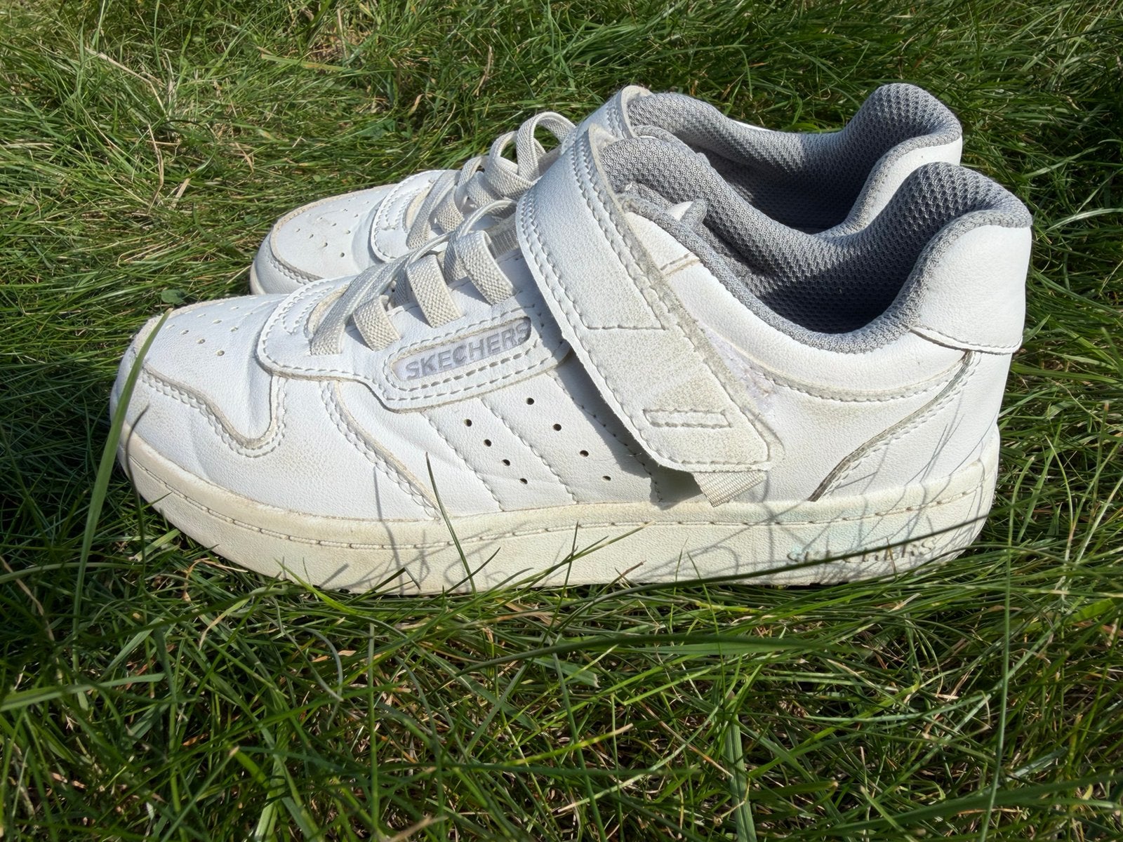 Skechers witte kindersneakers maat 33, Ophalen, Gebruikt, Sportschoenen, Jongen