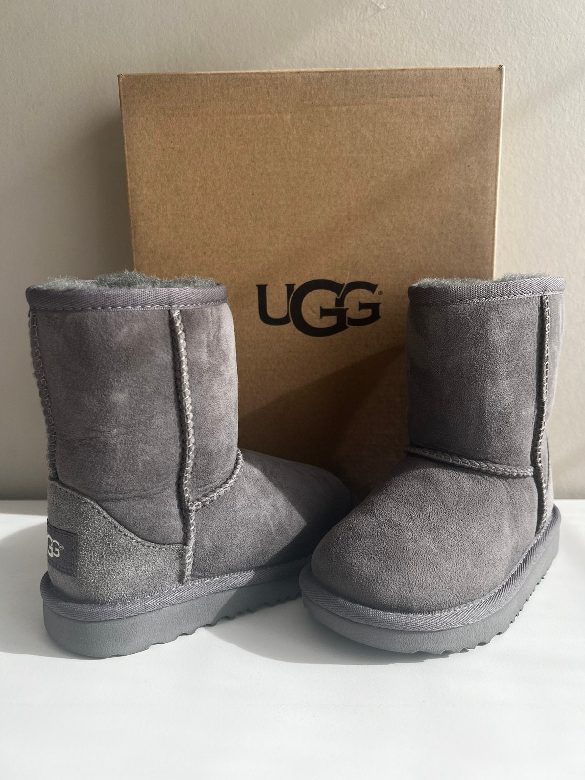 Ugg Kinder Boots NIEUW MT 26, Kinderen en Baby's, Ophalen, Meisje, Nieuw, Laarzen
