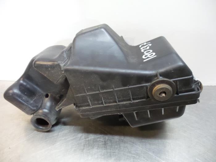 Boîtier filtre à air d'un Mazda Demio (Demio 97-), -, 3 mois de garantie, Mazda, Utilisé
