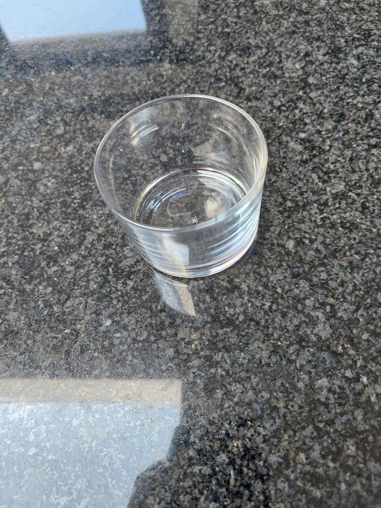 Glazen potjes, Ophalen