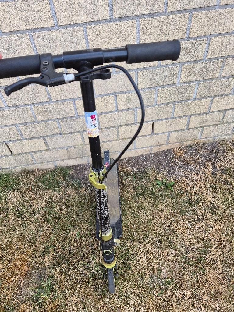 2 stuntsteps, Fietsen en Brommers, Ophalen