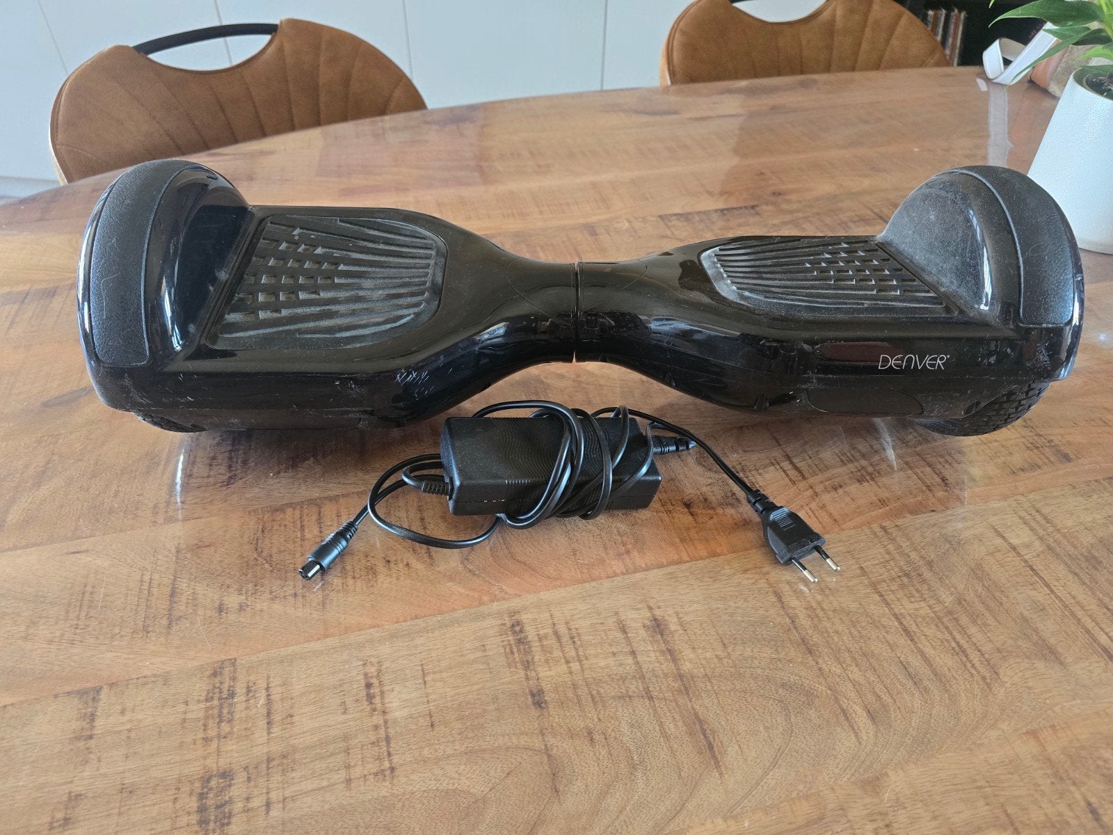 Denver elektrische hoverboard met oplader – zwart, Enfants & Bébés, Enlèvement, Utilisé