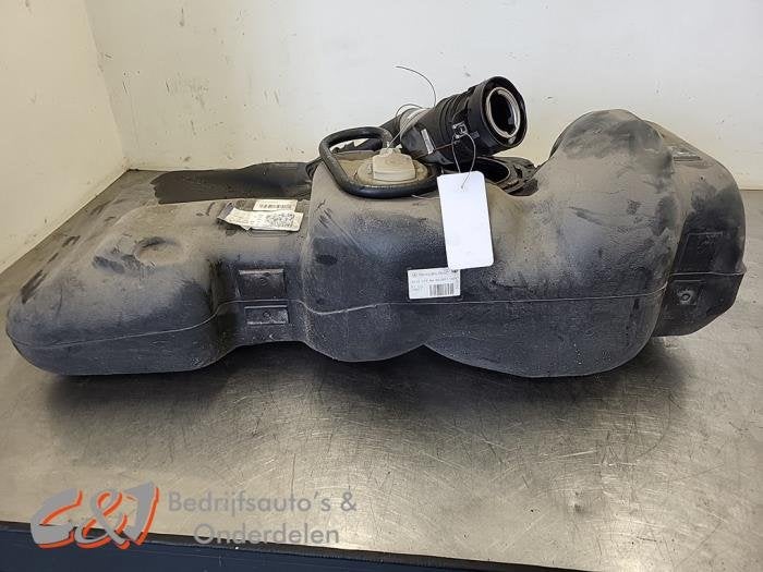 Tank van een Mercedes Sprinter, Gebruikt, -, Ophalen of Verzenden, -