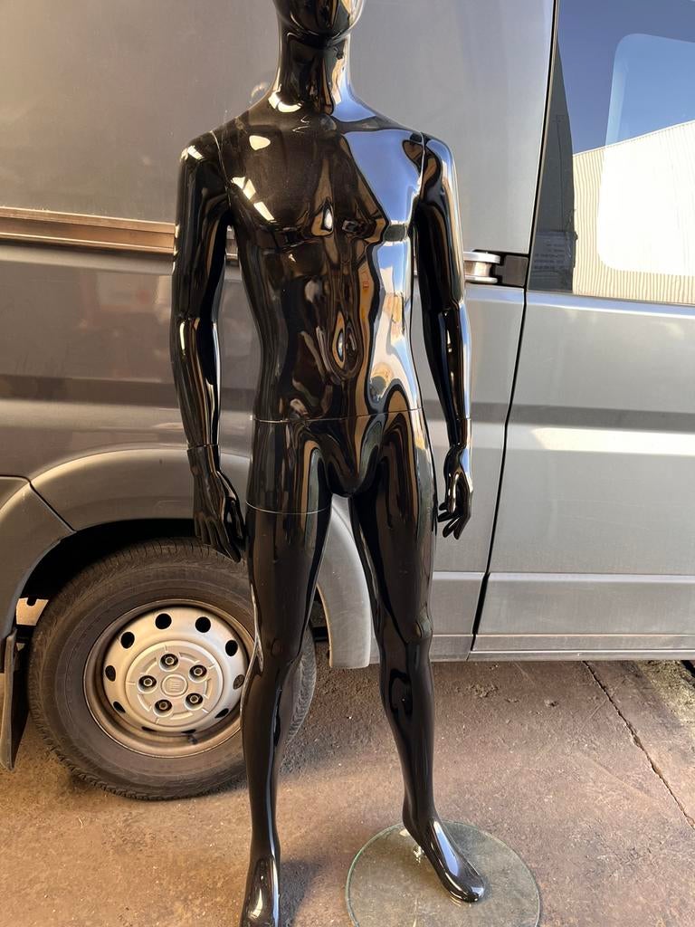 MALE MANNEQUIN BLACK – FULL BODY 6FT 1″ (185CM, Ophalen, Overige kleuren