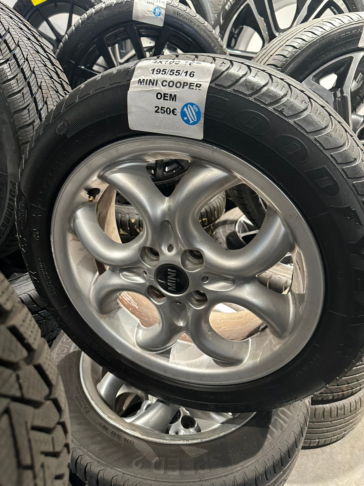 16" Mini Cooper-velgen + 195/55 R16-banden, Auto-onderdelen, Ophalen, -, -, Banden en Velgen