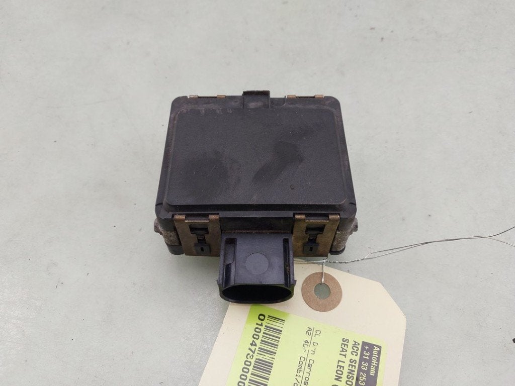 RADAR ANTI COLLISION Seat Leon ST (5FF) (01-2012/08-2020), Robert Bosch AG, Utilisé, Seat, Robert-Bosch-Allee 1
74232  Abstatt, DE