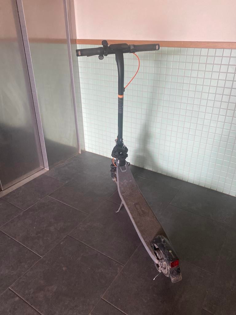 Alles werkt komt met oplader voor afthalen niks is kapot, Ophalen, Gebruikt, Elektrische step (E-scooter)