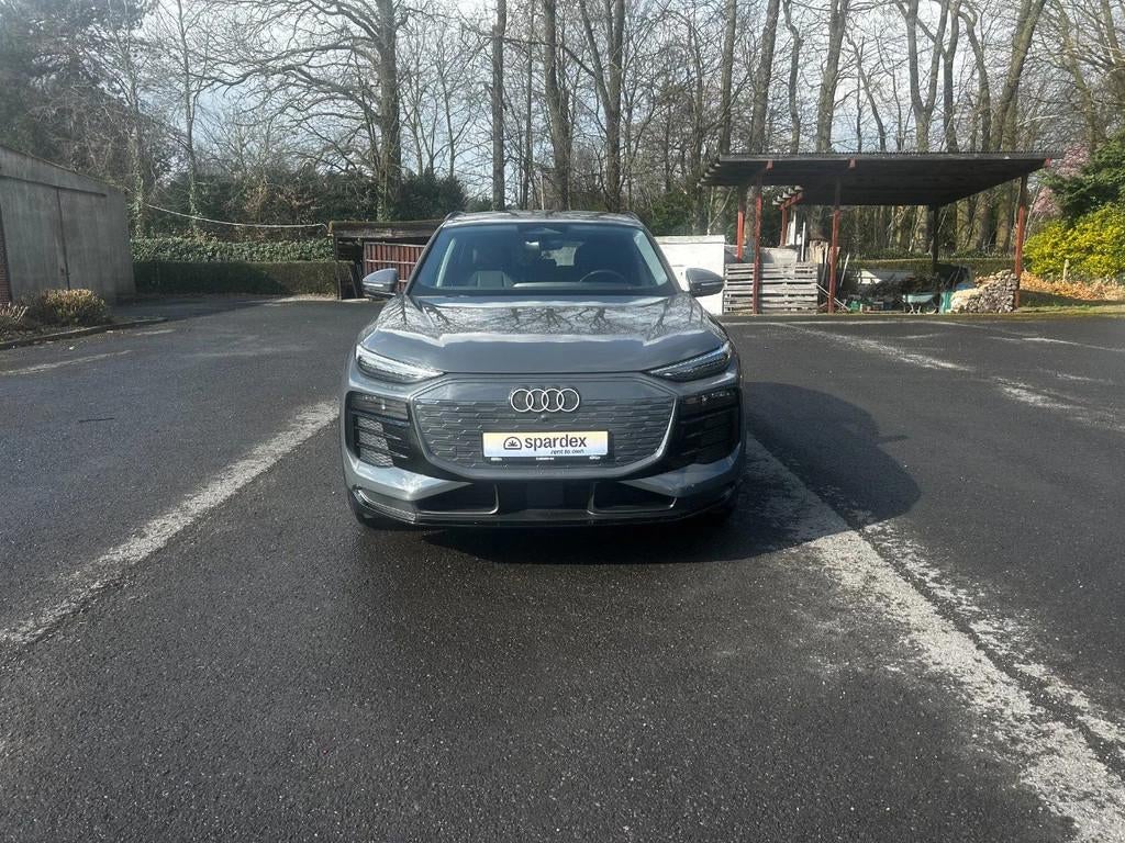 Audi Q6 e-tron Performance | Leasing (automatique), Autos, Audi, Cuir, Argent ou Gris, Achat, Entreprise