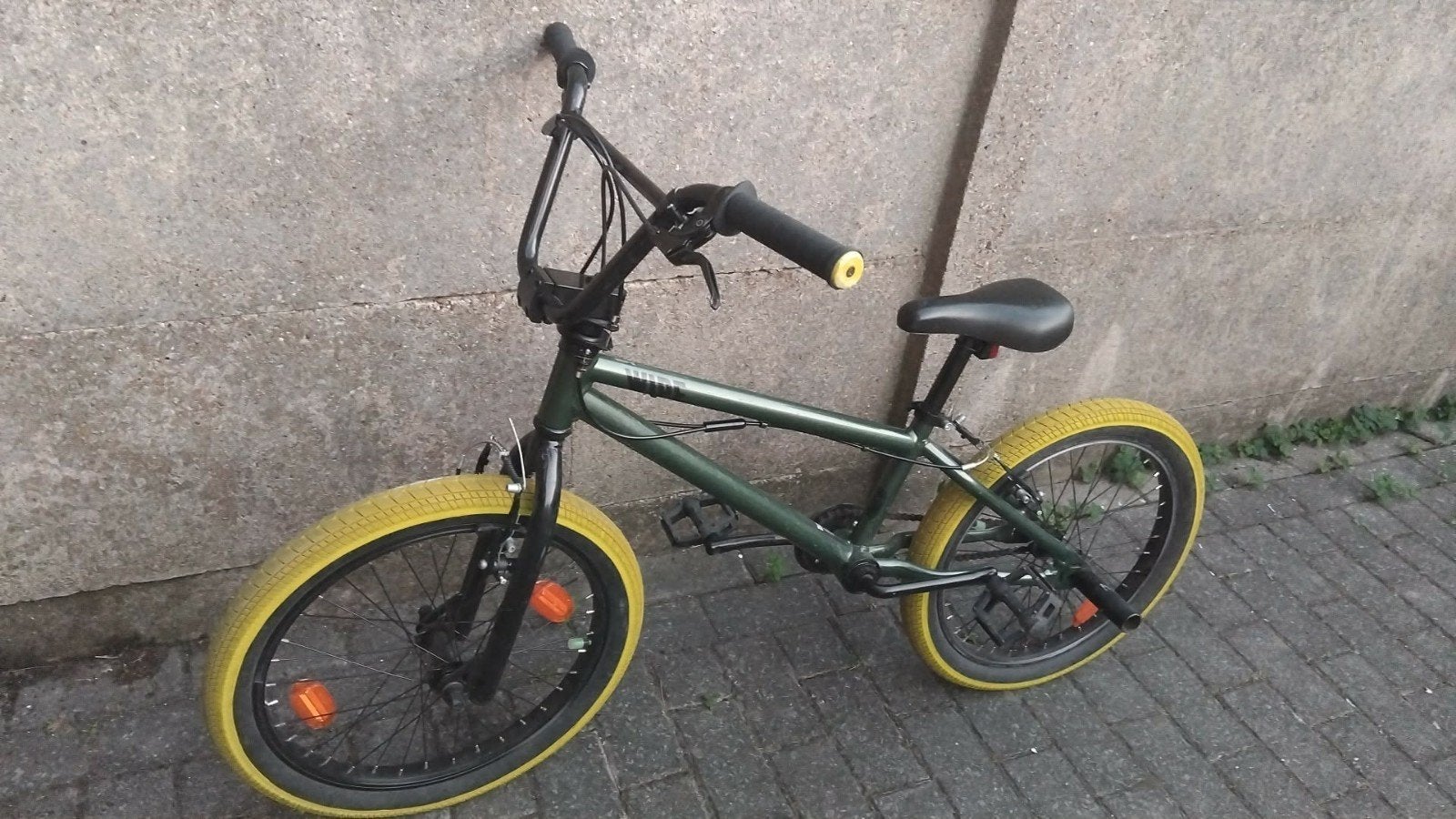 Bmx btwin. Bijna nieuw., Fietsen en Brommers, Ophalen, 20 tot 24 inch, Stuur 360° draaibaar, Zo goed als nieuw