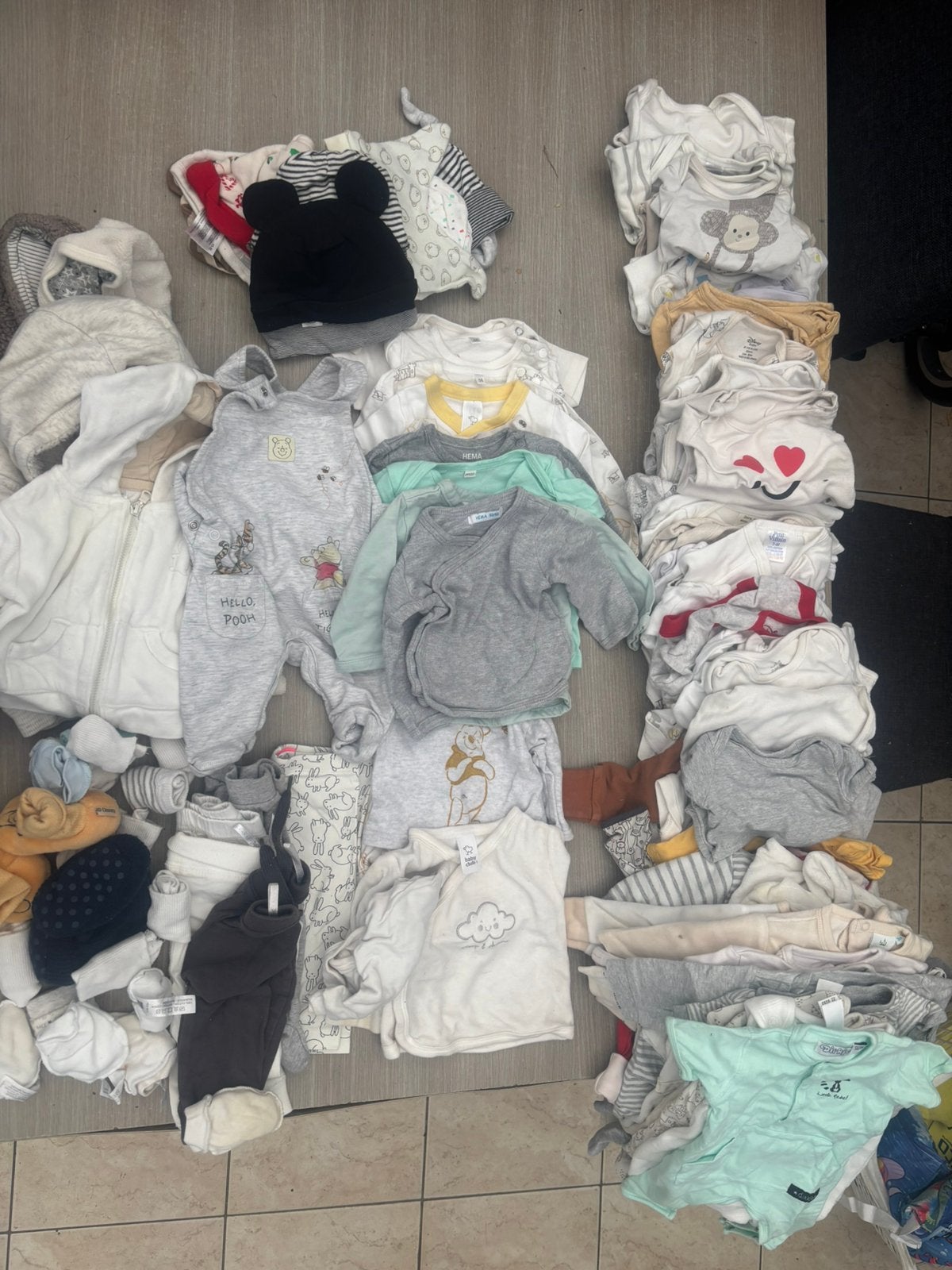 Baby kleding, Enfants & Bébés, Vêtements de bébé | Packs de vêtements pour bébés, Enlèvement, Comme neuf
