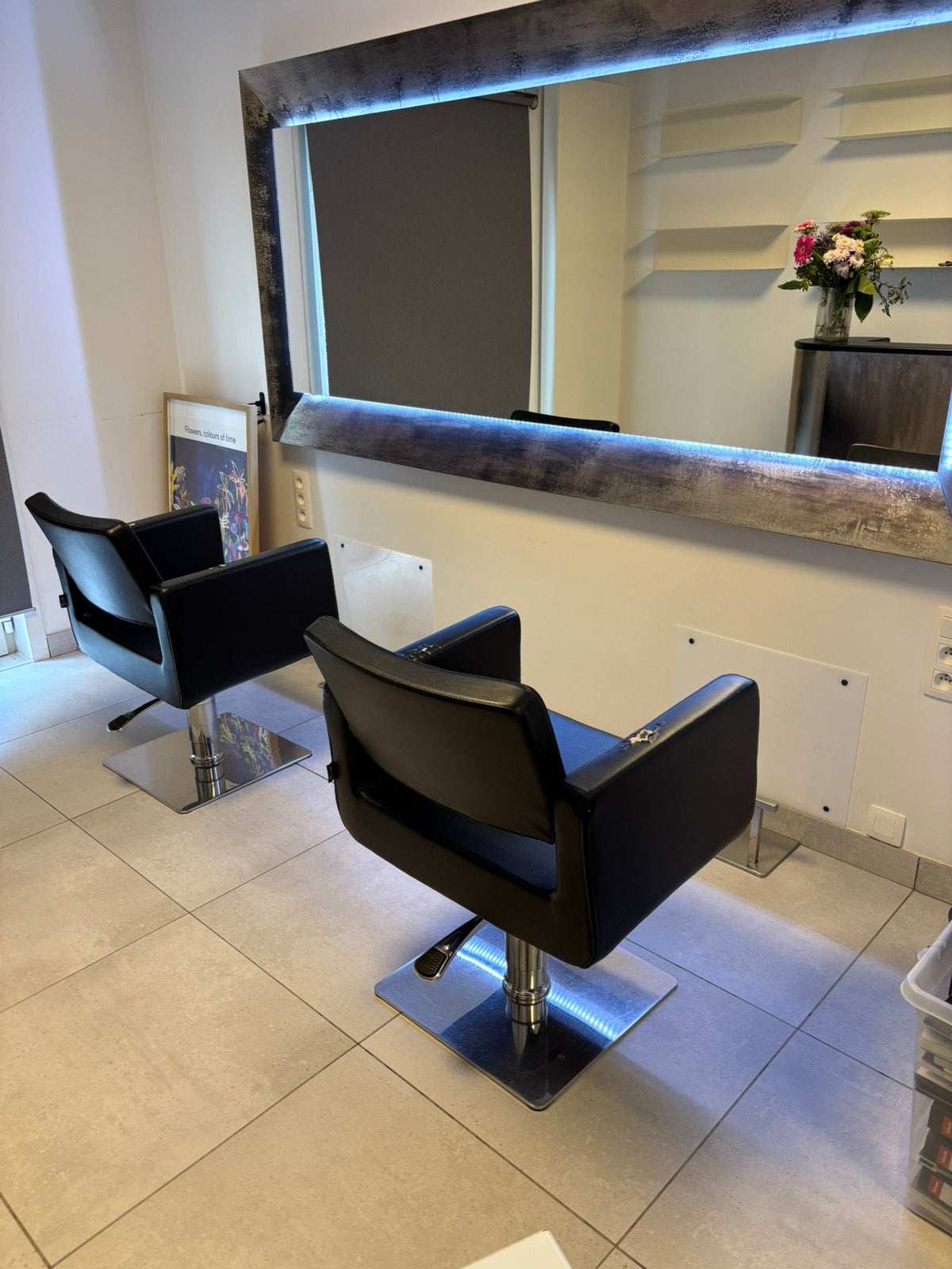 Kapsalon interieur, Ophalen