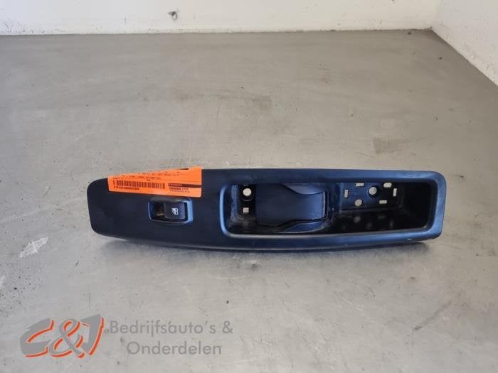 Commutateur vitre électrique d'un Fiat Doblo, Autos : Pièces & Accessoires, -, 3 mois de garantie, Utilisé, Fiat
