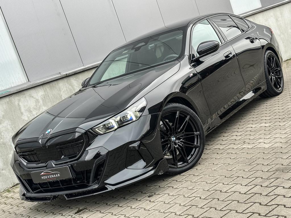 BMW 5-serie 520i M-sport 21Inch M5 Performance H&K Carbon Pa, Auto's, Automaat, Achterwielaandrijving, 2000 kg, Zwart