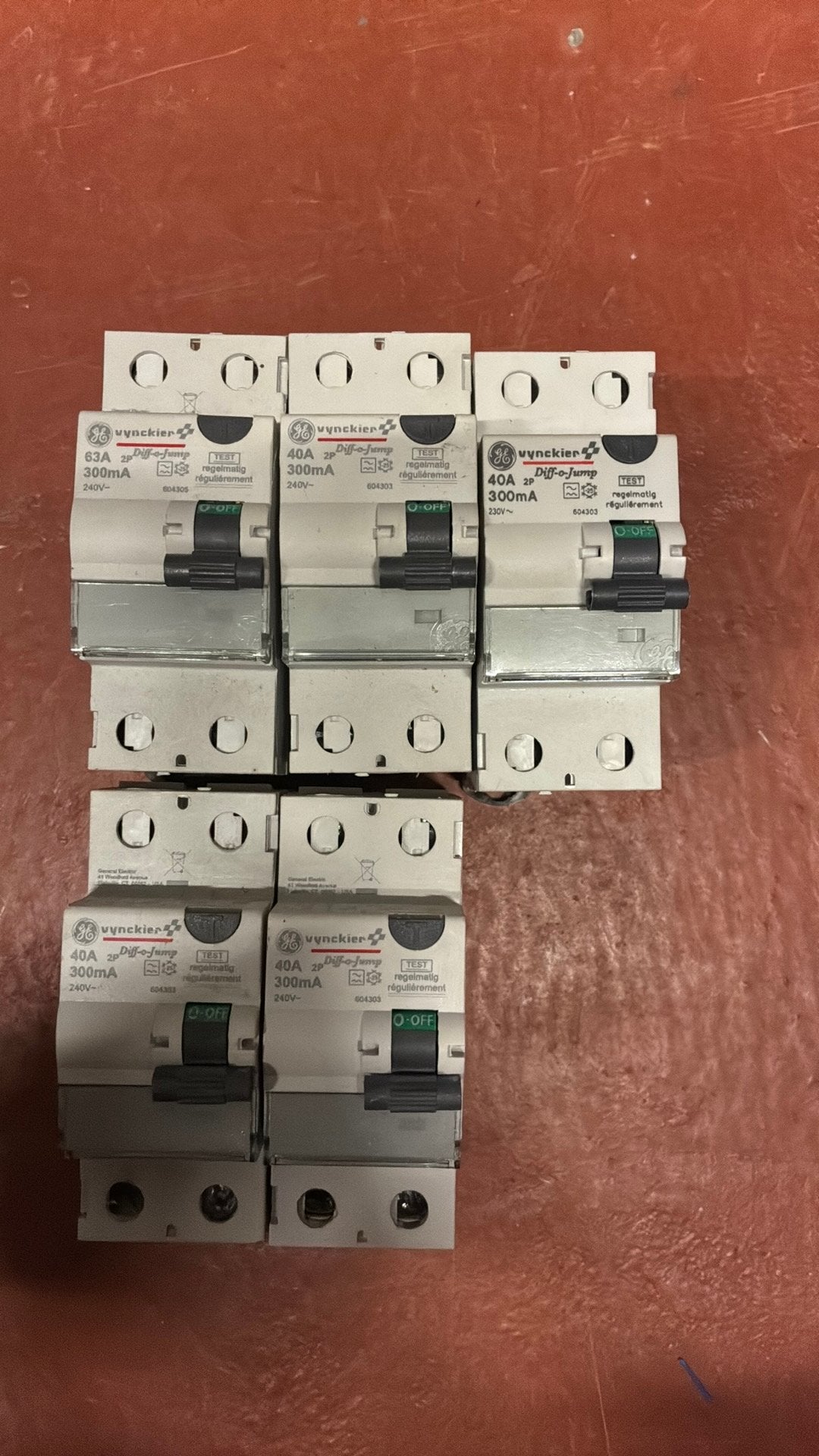 Lot Differentielen vynckier 300mA 40A/63A, Ophalen of Verzenden, Gebruikt