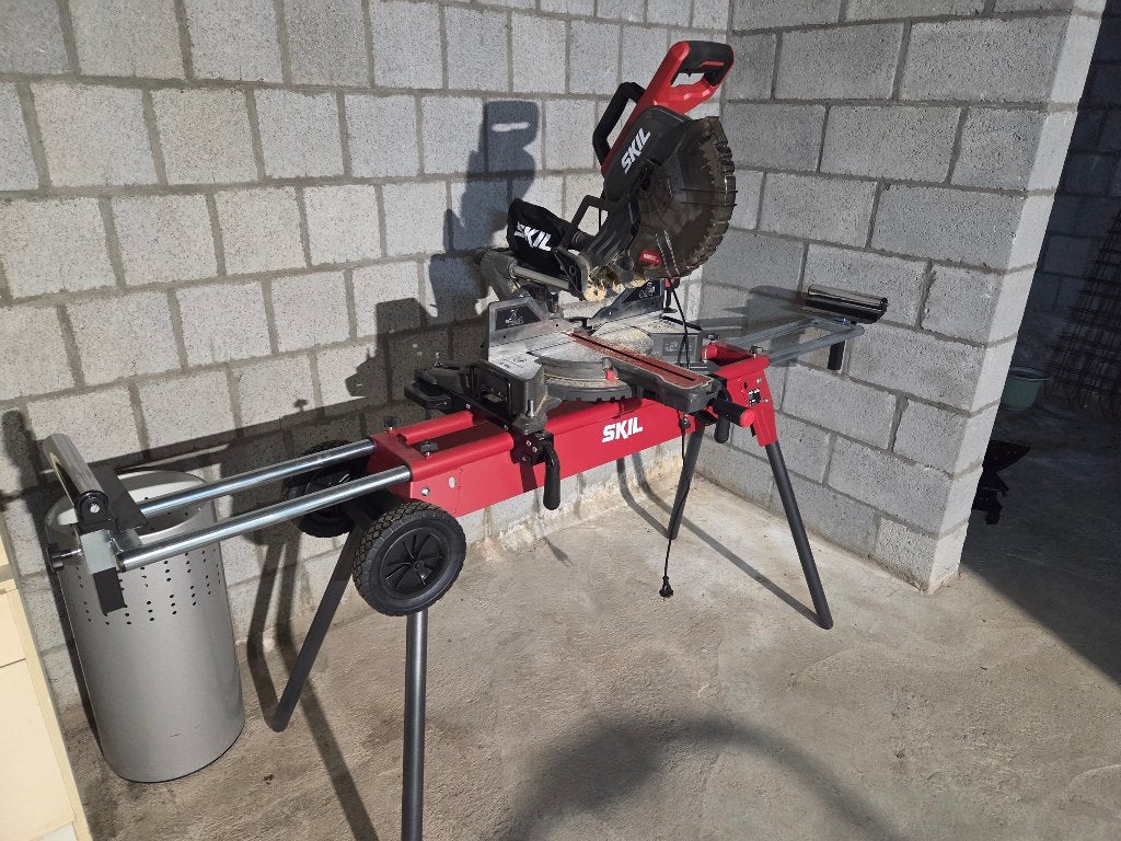 1320 AA Afkortzaag Ski pro series te huur, Doe-het-zelf en Bouw, Gereedschap | Zaagmachines, Zo goed als nieuw, Afkortzaag, 1200 watt of meer
