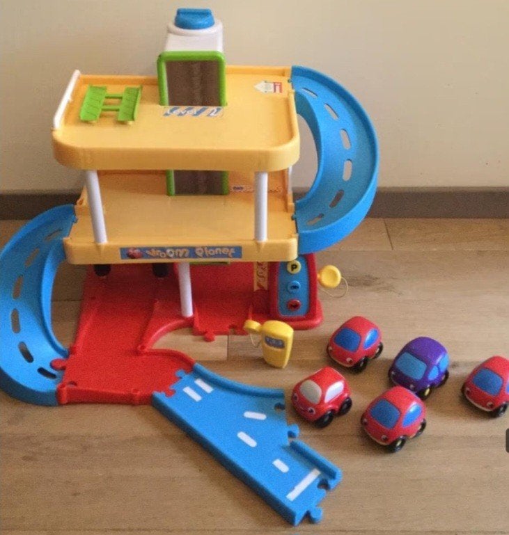 Smoby garage vroom planet met 5 auto’s, Ophalen, Gebruikt