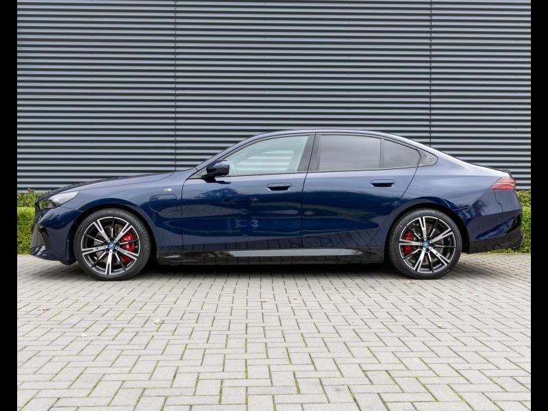 BMW Serie 5 550 M-Sport Pro, Auto's, BMW, Automaat, Euro 6, Blauw, Bedrijf