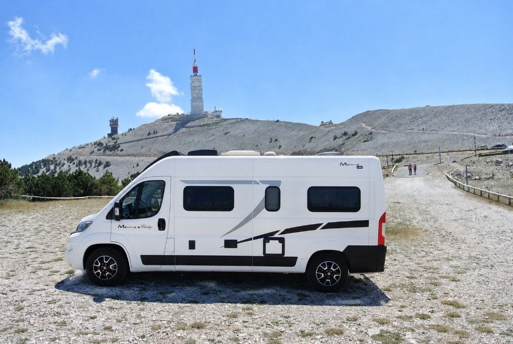 Mc louis Menfys 5  Prestige  Camper, Caravanes & Camping, Camping-cars, Particulier, jusqu'à 3, Modèle Bus ou Fourgon aménagé