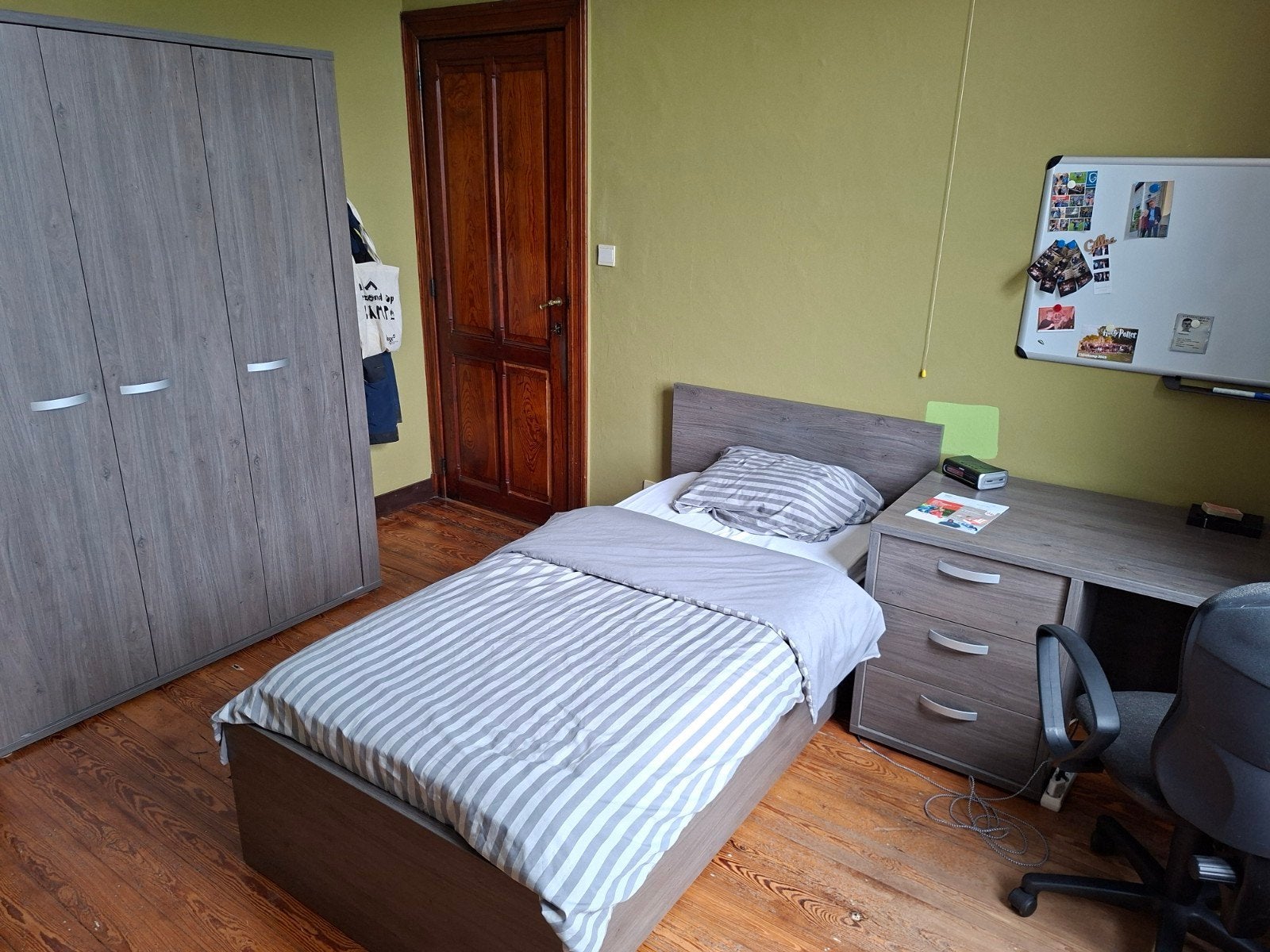 Complete slaapkamer voor 1 persoon, Huis en Inrichting, Slaapkamer | Complete slaapkamers, Ophalen