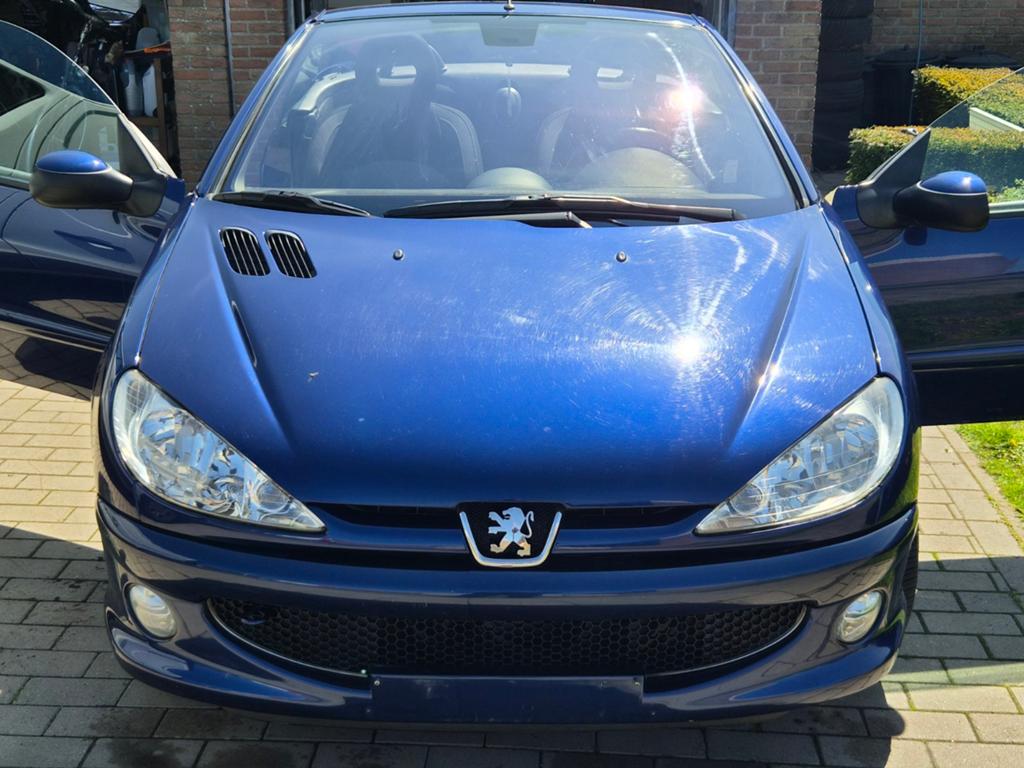 2005 Peugeot 206 CC 1.6i Met 130dkm Gekeurd !, Auto's, 4 zetels, Stof, 4 cilinders, Cabriolet