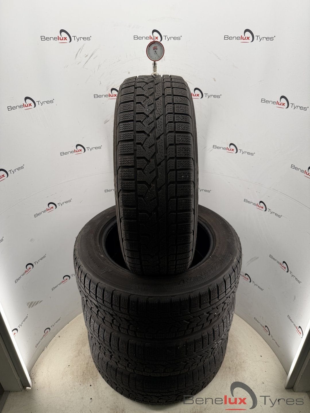 winter 235/60R18 107H Kumho 235/60 R18 235/60/18 2356018 ms, Ophalen, 18 inch, Gebruikt, -